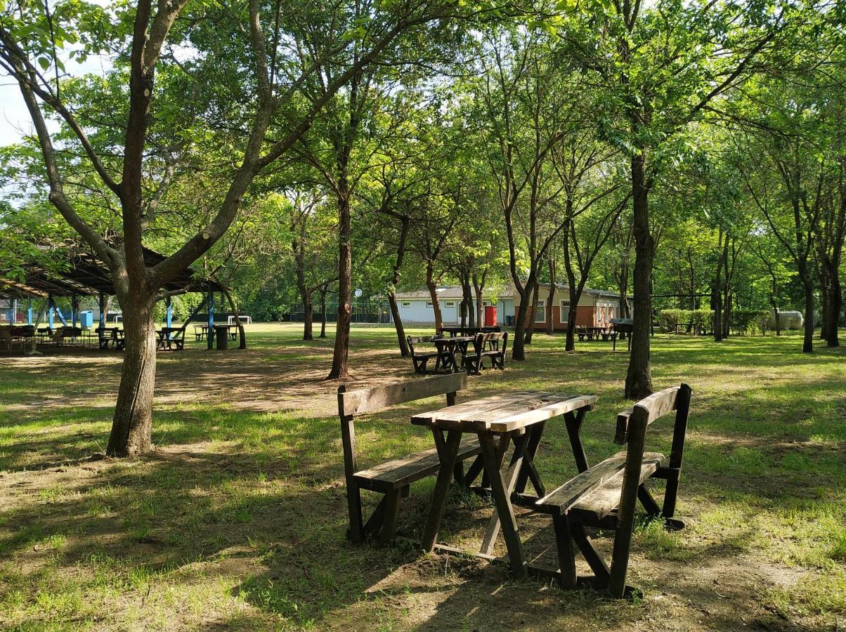 Dorcas Center&Camping Debrecen Exterior foto